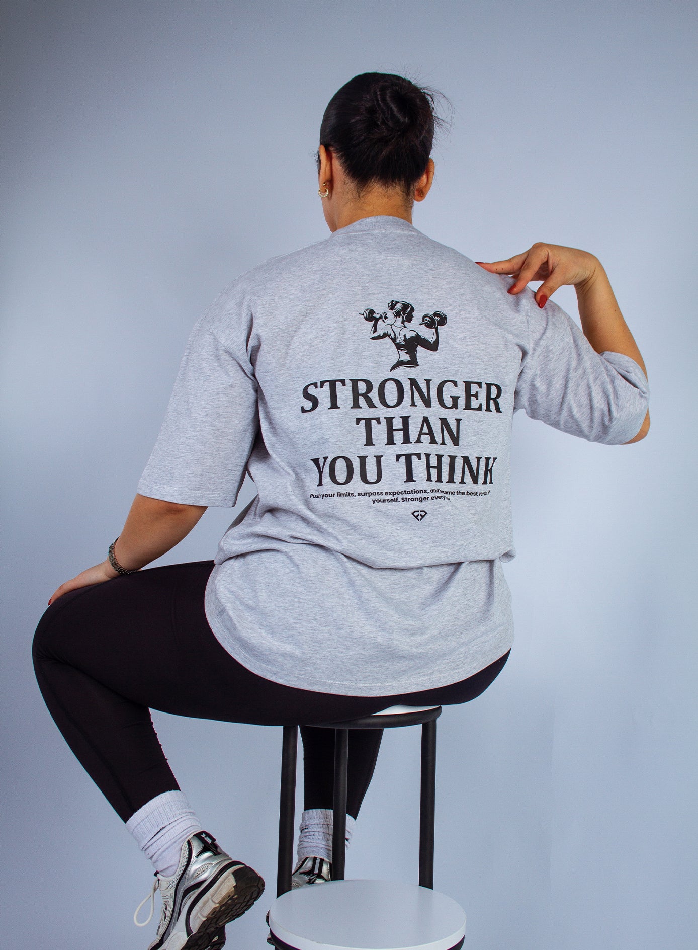 STRONGER THAN YOU THINK – Oversize Edition (Livraison Gratuite)